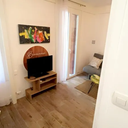 50m De La Grande Apartamento *